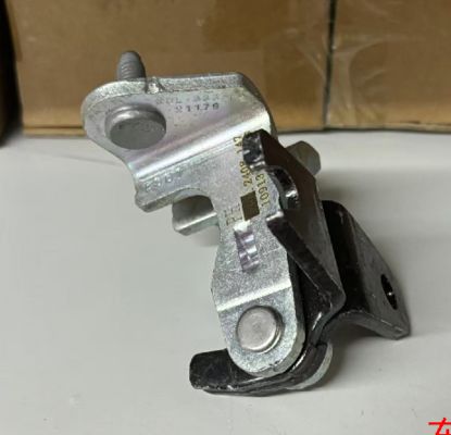 Engsel Pintu Atas Kiri Belakang Tesla Model 3 1091333-00-F 2017-2023