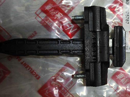 Tali Pengecek Pintu Belakang Tesla Model Y 1500684-00-B 20x10x5cm Hitam